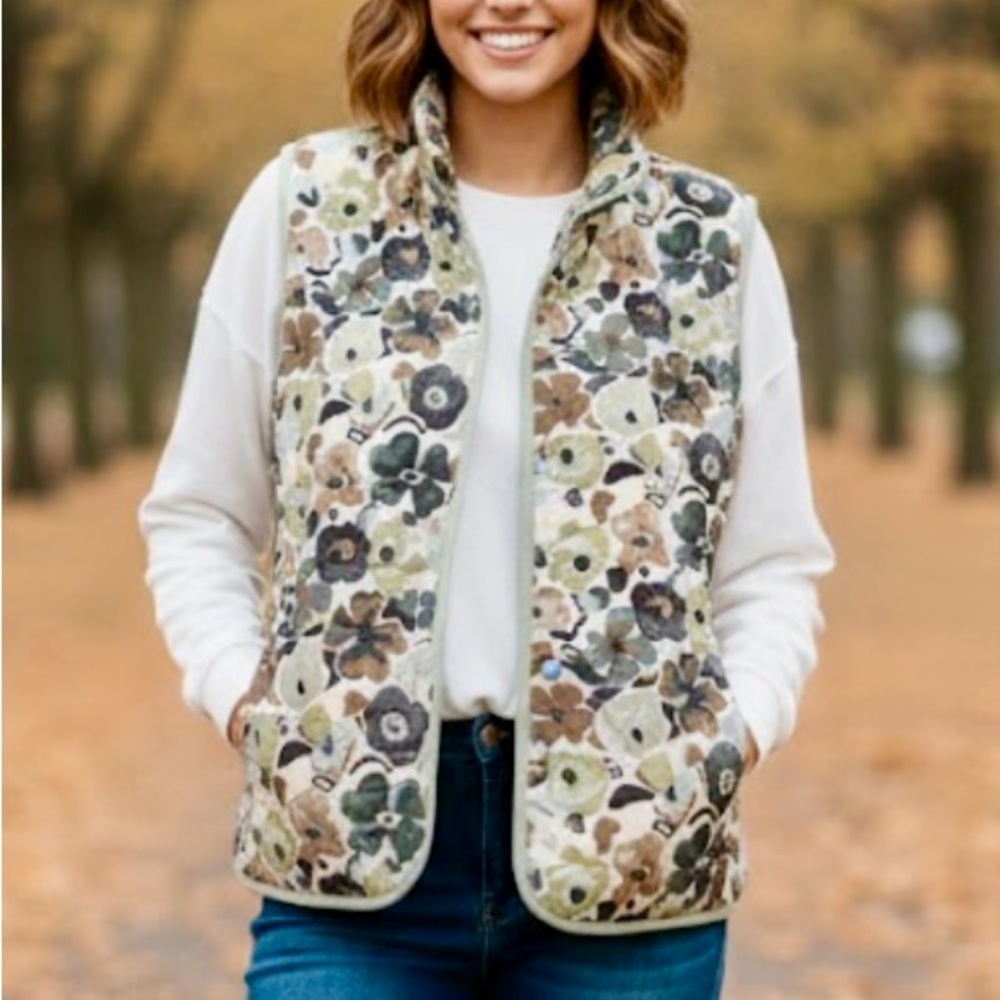 Free Assembly Floral Green and Tan Patterned‎ -Quilted Vest-Size Large